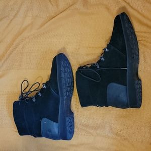 North Face Ballard II Suede